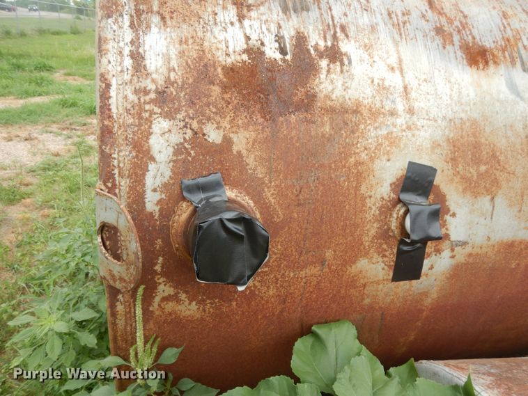 image for item EX9543 (2) fuel tanks