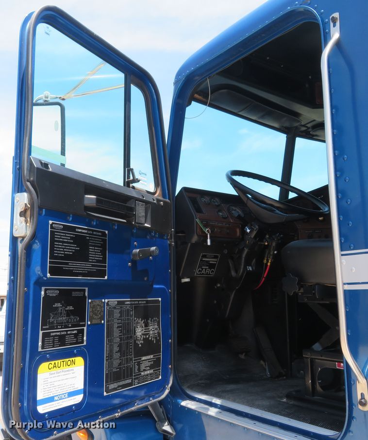 image for item FP9292 2008 Freightliner FLD 120  semi truck