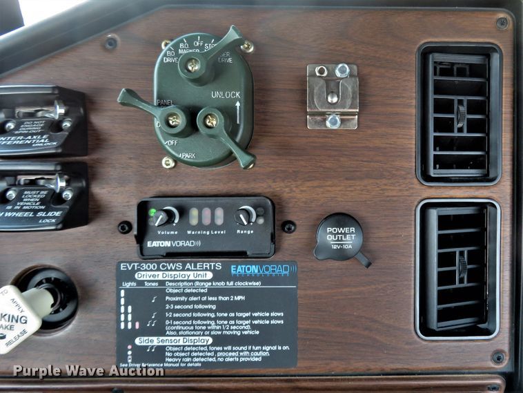 image for item FP9292 2008 Freightliner FLD 120  semi truck