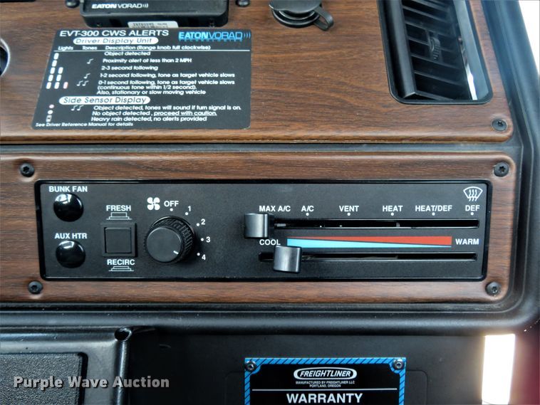 image for item FP9292 2008 Freightliner FLD 120  semi truck