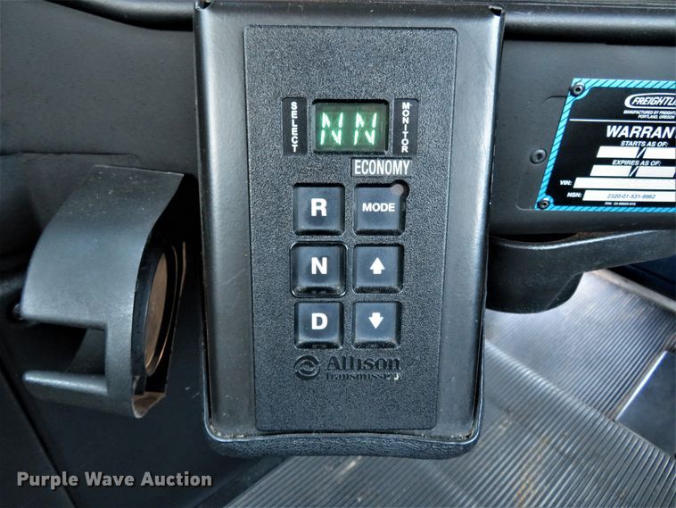 image for item FP9292 2008 Freightliner FLD 120  semi truck