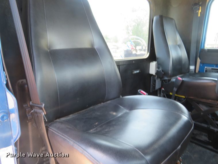 image for item FP9292 2008 Freightliner FLD 120  semi truck