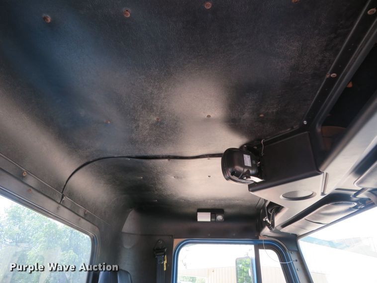 image for item FP9292 2008 Freightliner FLD 120  semi truck