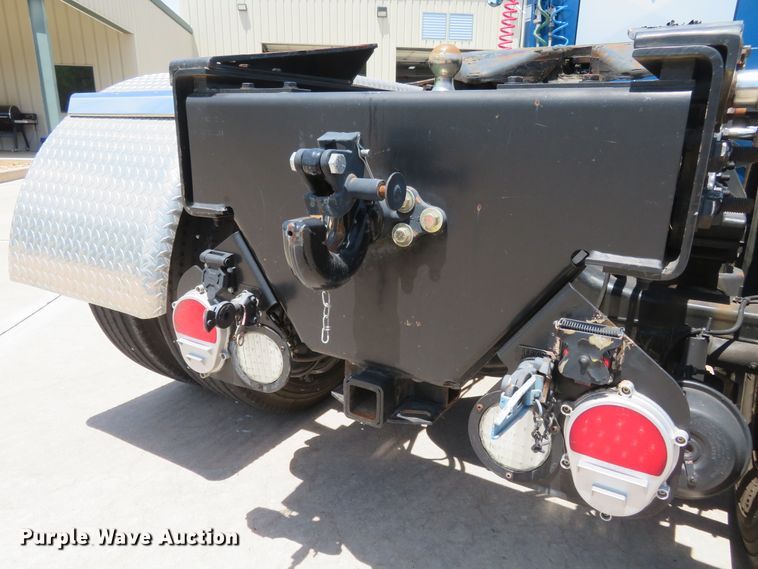 image for item FP9292 2008 Freightliner FLD 120  semi truck