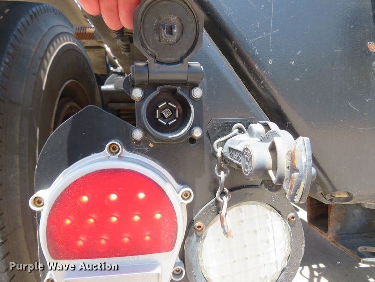 image for item FP9292 2008 Freightliner FLD 120  semi truck