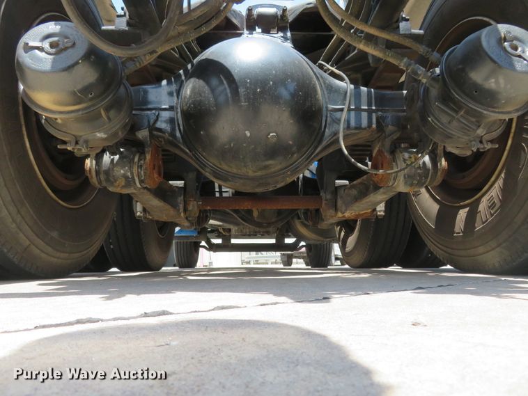 image for item FP9292 2008 Freightliner FLD 120  semi truck