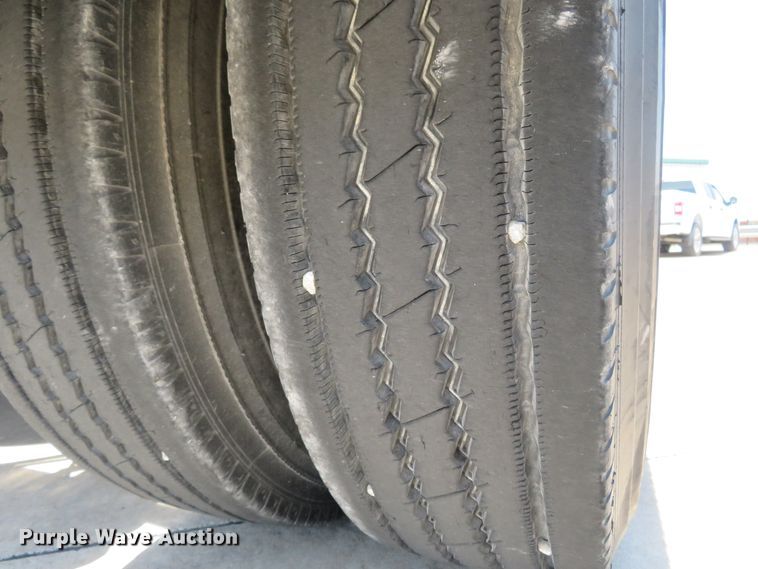 image for item FP9292 2008 Freightliner FLD 120  semi truck