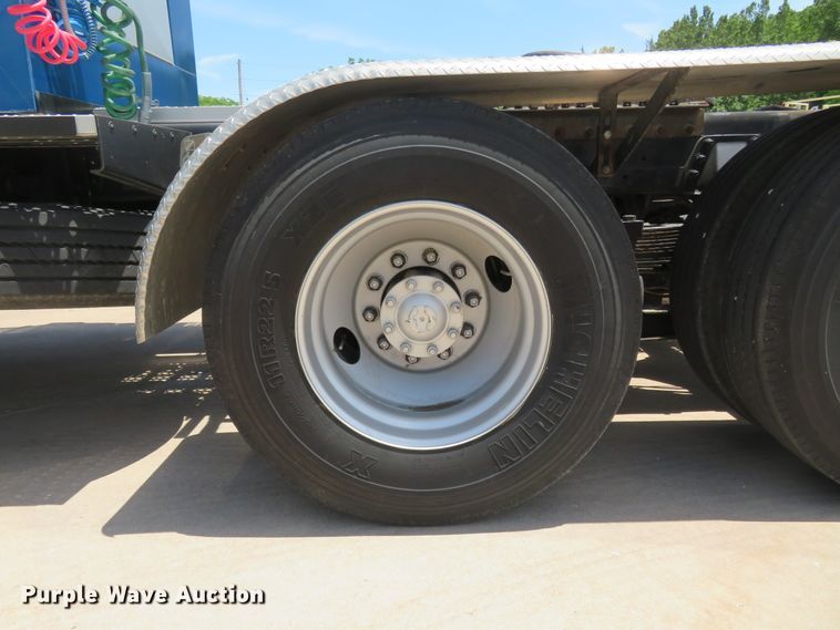 image for item FP9292 2008 Freightliner FLD 120  semi truck