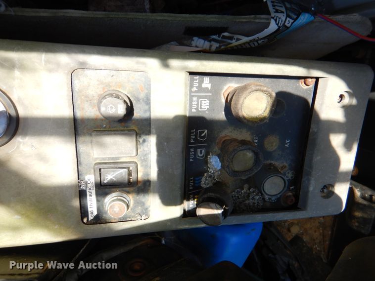 image for item HC9276 1996 Kobelco SK220LC  excavator