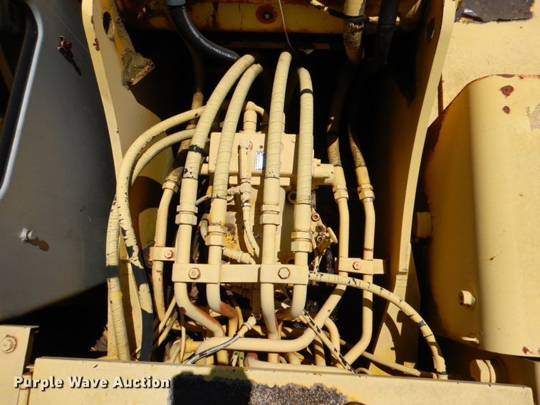 image for item HC9276 1996 Kobelco SK220LC  excavator