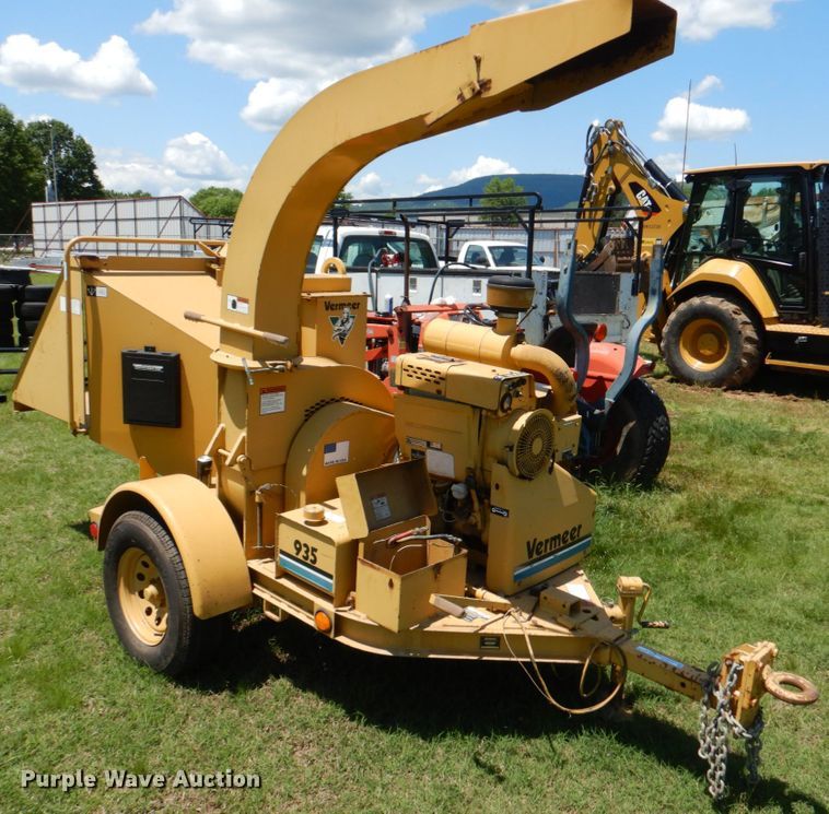 image for item HC9277 1995 Vermeer BC935  wood chipper