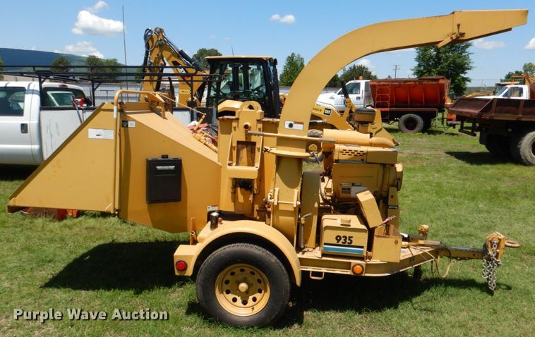 image for item HC9277 1995 Vermeer BC935  wood chipper
