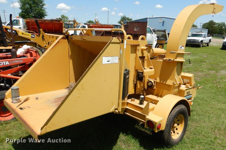 image for item HC9277 1995 Vermeer BC935  wood chipper