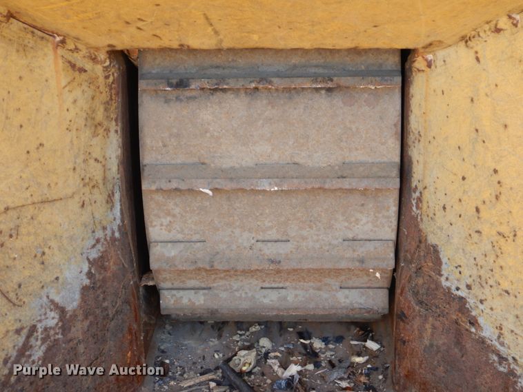 image for item HC9277 1995 Vermeer BC935  wood chipper