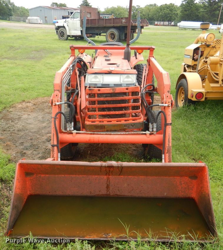 image for item HC9278 Kubota L235  tractor