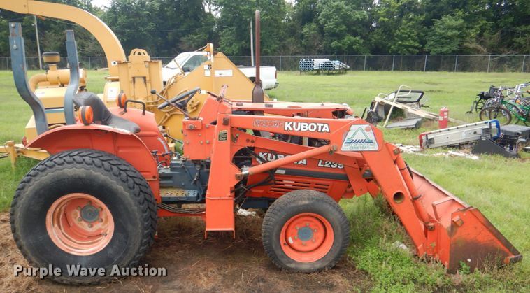 image for item HC9278 Kubota L235  tractor