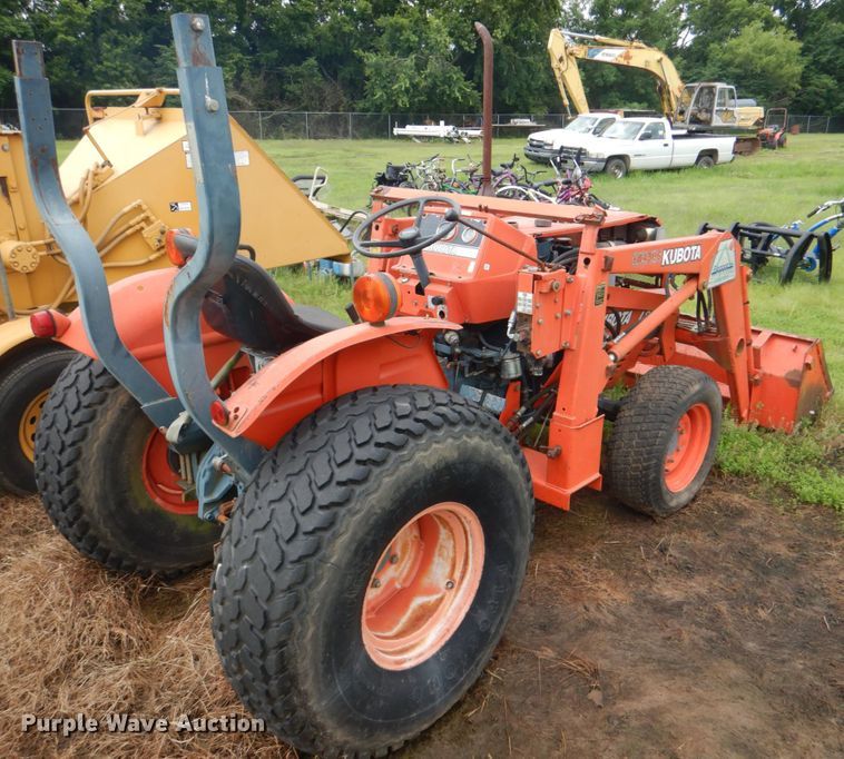 image for item HC9278 Kubota L235  tractor