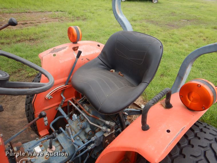 image for item HC9278 Kubota L235  tractor