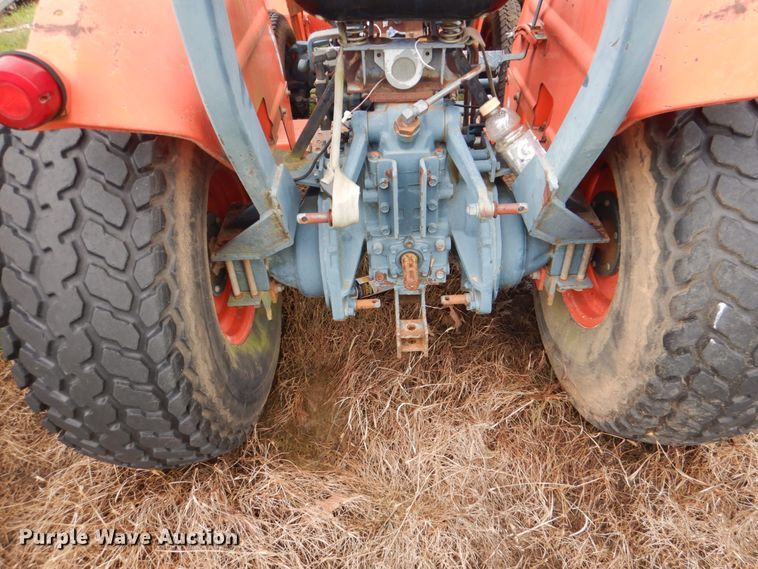 image for item HC9278 Kubota L235  tractor