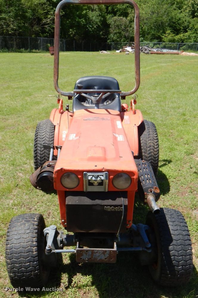 image for item HC9279 Kubota B7100  MFWD tractor