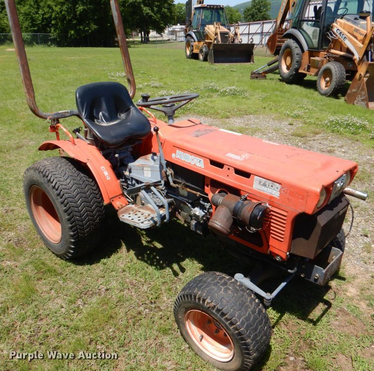 image for item HC9279 Kubota B7100  MFWD tractor