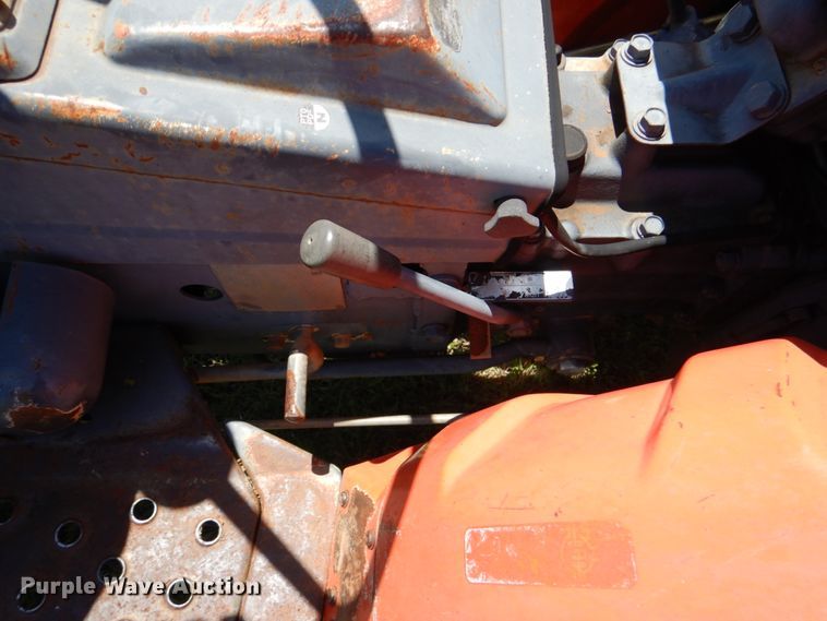 image for item HC9279 Kubota B7100  MFWD tractor