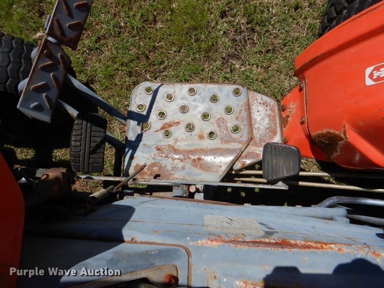 image for item HC9279 Kubota B7100  MFWD tractor