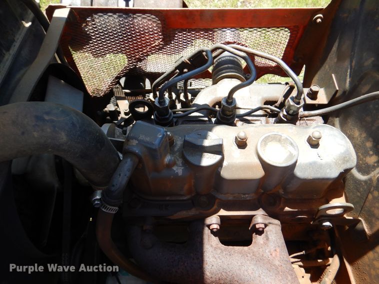 image for item HC9279 Kubota B7100  MFWD tractor