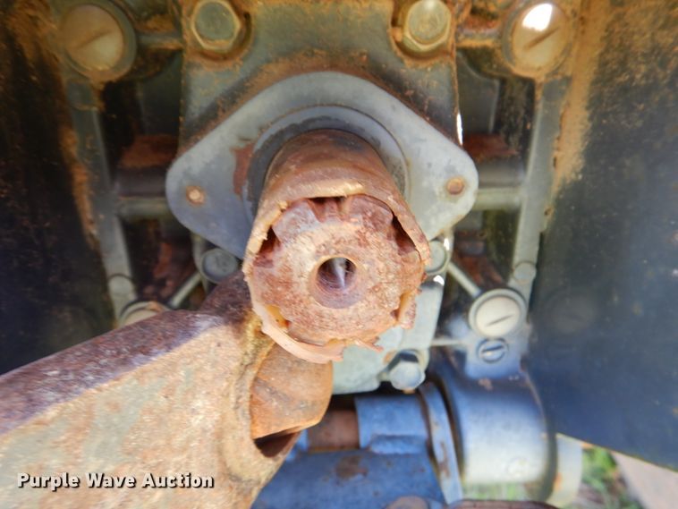 image for item HC9279 Kubota B7100  MFWD tractor