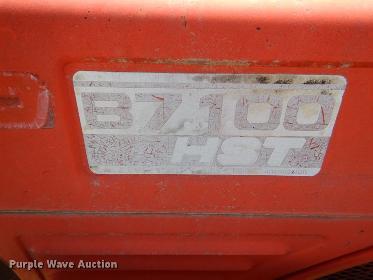 image for item HC9279 Kubota B7100  MFWD tractor