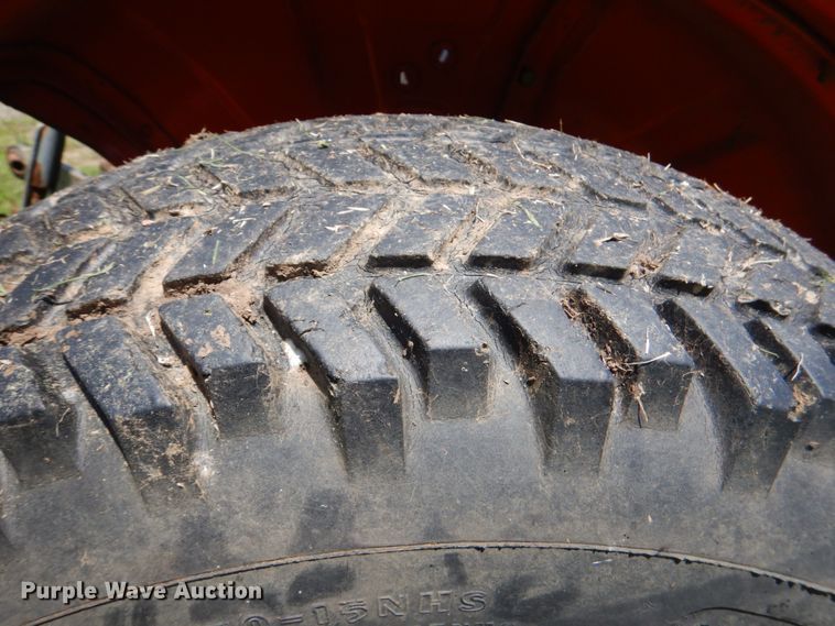 image for item HC9279 Kubota B7100  MFWD tractor