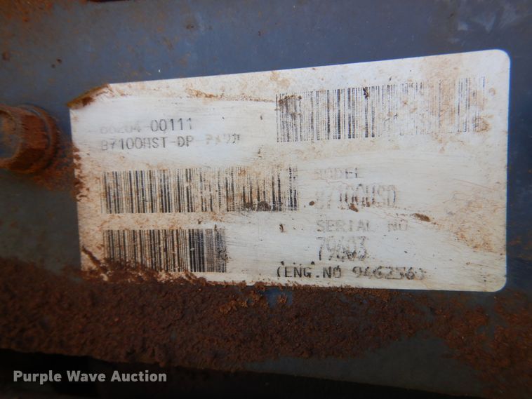 image for item HC9279 Kubota B7100  MFWD tractor