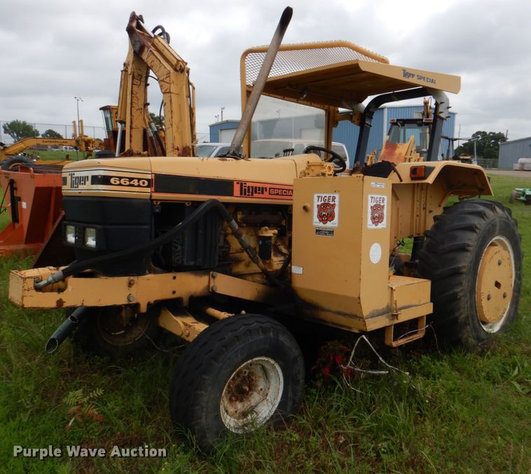 image for item HC9284 1994 New Holland 6640 Tiger Special  tractor