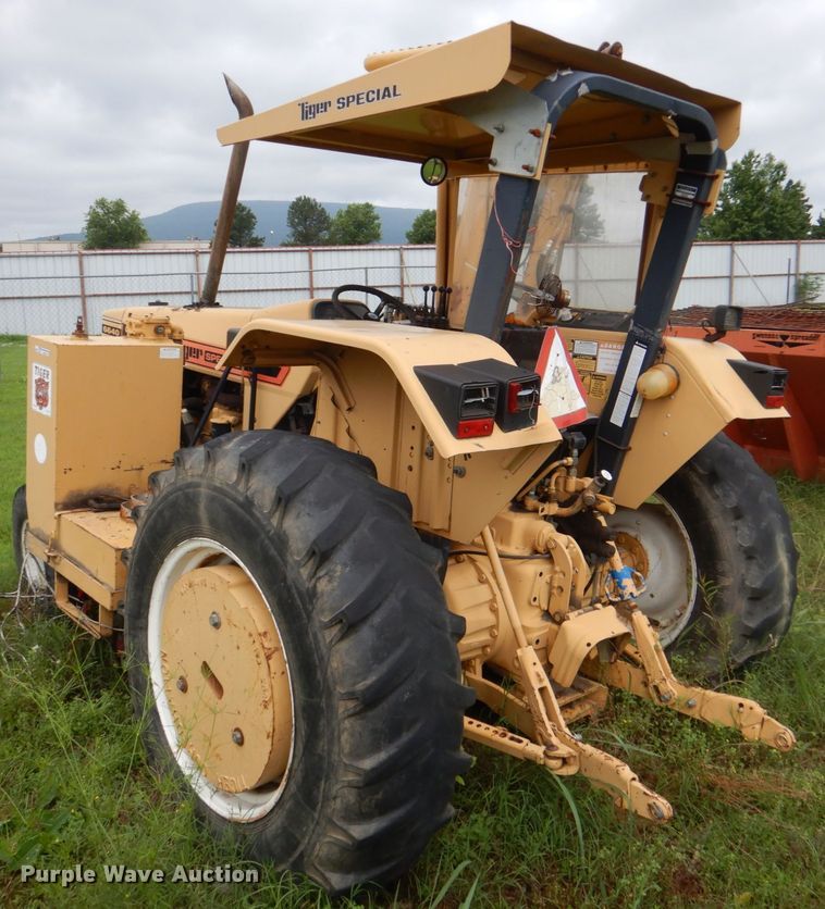 image for item HC9284 1994 New Holland 6640 Tiger Special  tractor