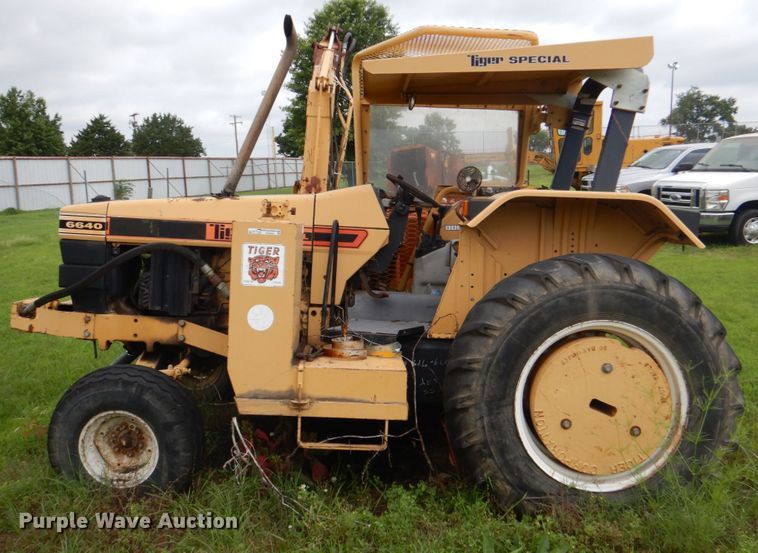image for item HC9284 1994 New Holland 6640 Tiger Special  tractor