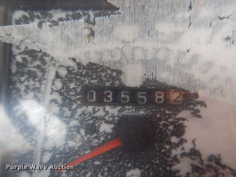 image for item HC9284 1994 New Holland 6640 Tiger Special  tractor