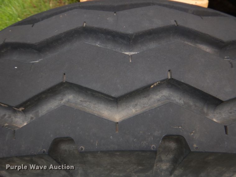 image for item HC9284 1994 New Holland 6640 Tiger Special  tractor