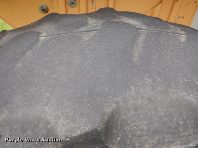 image for item HC9284 1994 New Holland 6640 Tiger Special  tractor