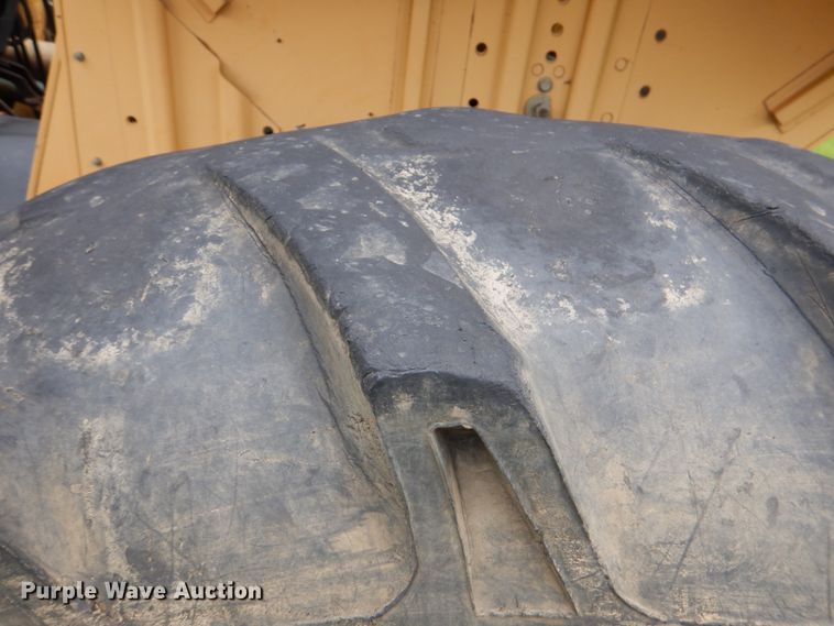 image for item HC9284 1994 New Holland 6640 Tiger Special  tractor