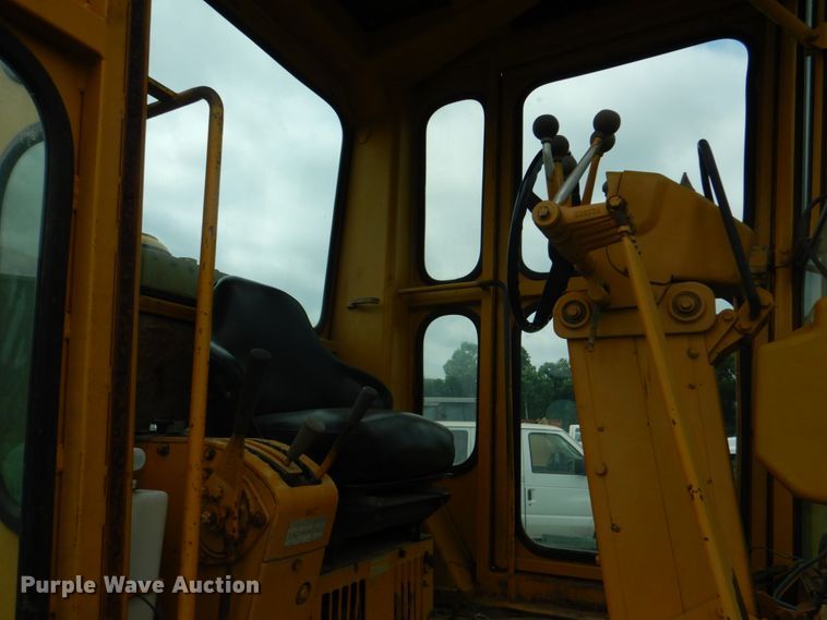 image for item HC9287 1977 Caterpillar 130G  motor grader