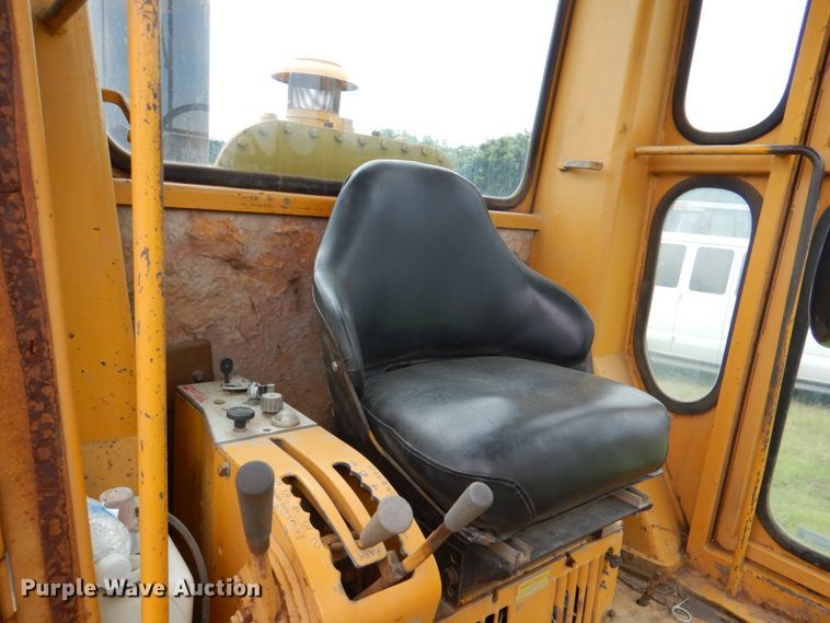 image for item HC9287 1977 Caterpillar 130G  motor grader