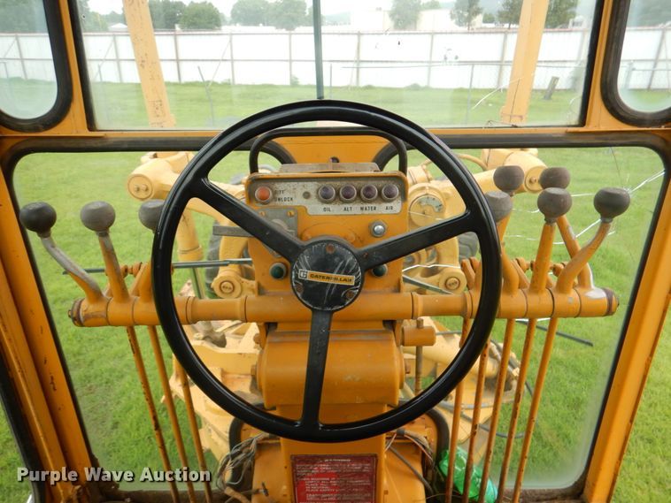 image for item HC9287 1977 Caterpillar 130G  motor grader