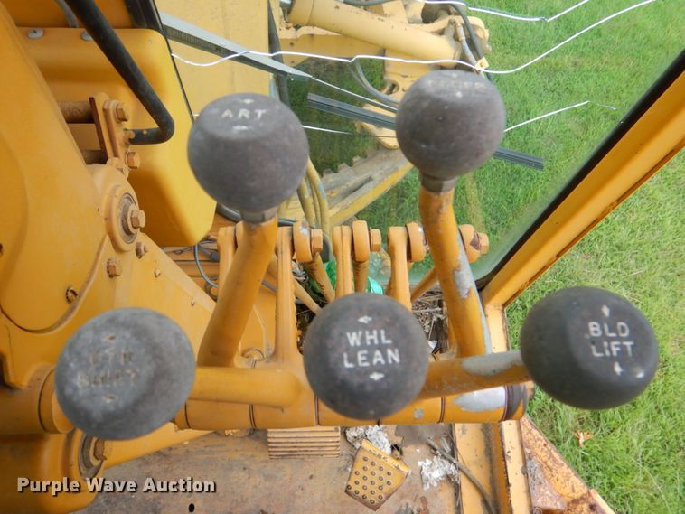 image for item HC9287 1977 Caterpillar 130G  motor grader