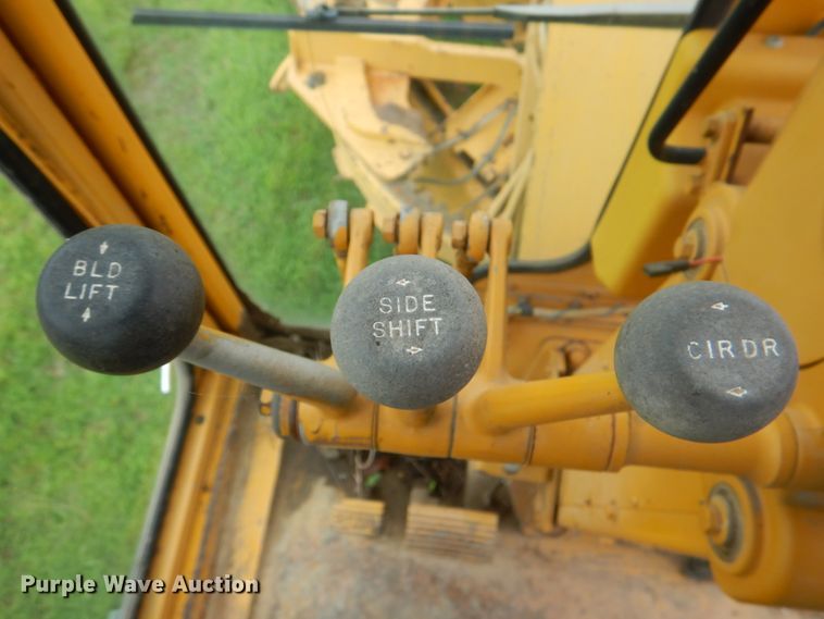 image for item HC9287 1977 Caterpillar 130G  motor grader