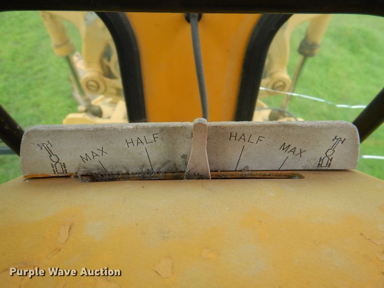 image for item HC9287 1977 Caterpillar 130G  motor grader