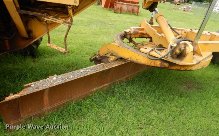 image for item HC9287 1977 Caterpillar 130G  motor grader