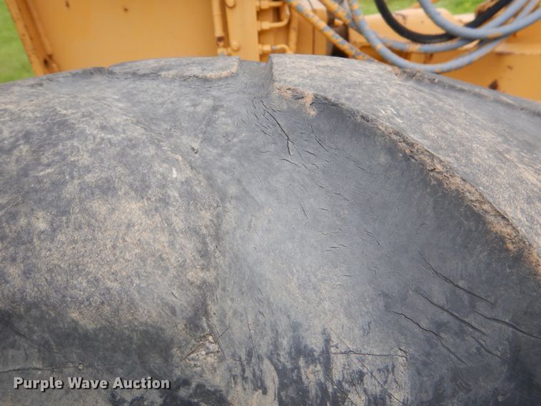 image for item HC9287 1977 Caterpillar 130G  motor grader