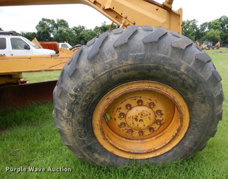 image for item HC9287 1977 Caterpillar 130G  motor grader