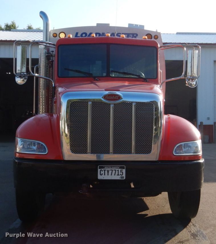 image for item HI9863 2014 Peterbilt 337  refuse truck