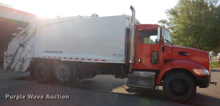 image for item HI9863 2014 Peterbilt 337  refuse truck
